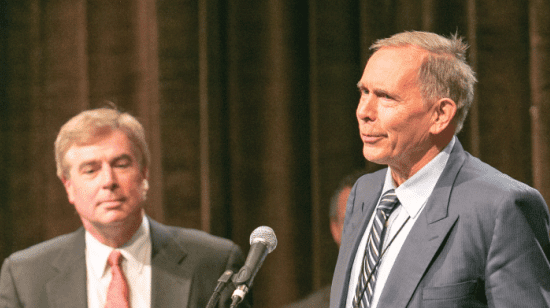 Bill Redpath presents the Hall of Liberty Award to Richard Winger at the 2016 Libertarian Party National Convention in Orlando, Fla.