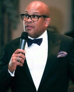 Dr. Aaron Lewis is an educator, publisher and ghostwriter. Lewis is the Libertarian candidate for mayor of Hartford, Conn.