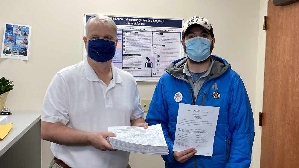 KINY: Alaska Libertarians turn in over 5,000 signatures to get Presidential ticket on ballot
